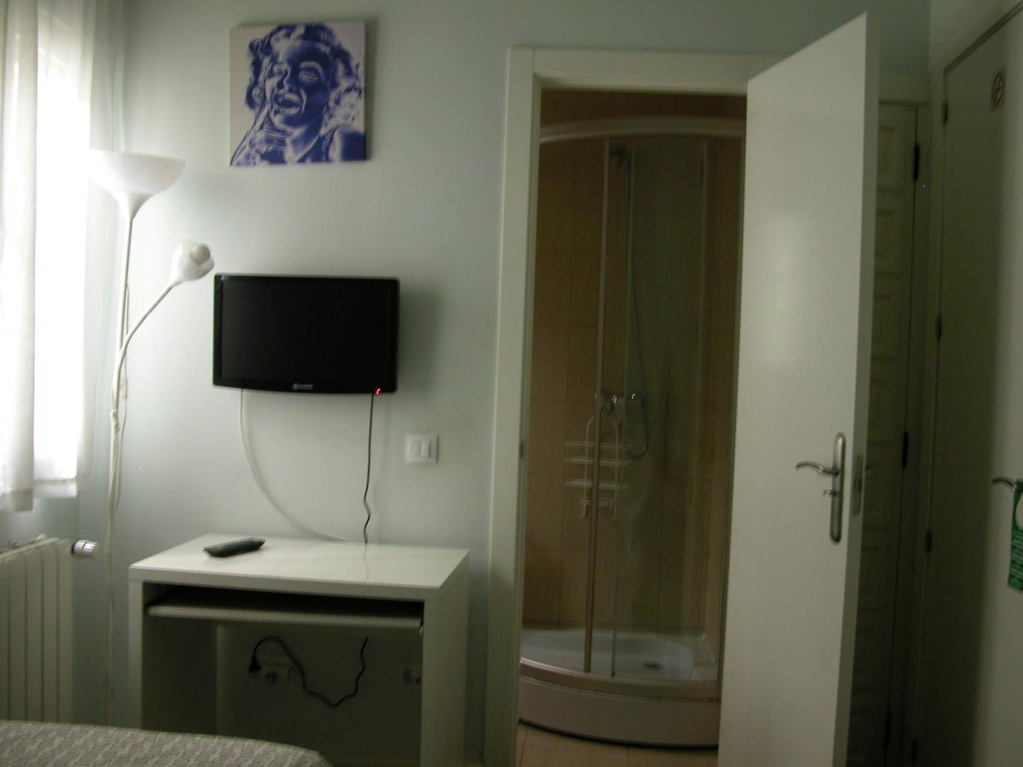 Hostal Goyal Pizarro Madri Quarto foto