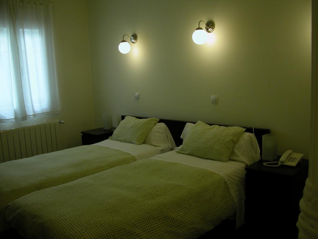 Hostal Goyal Pizarro Madri Quarto foto